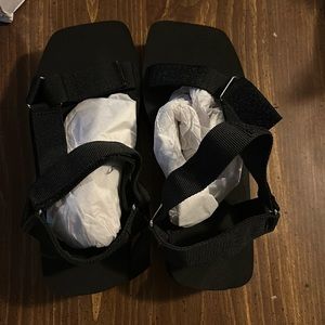 Wild dive lounge platform sandals.